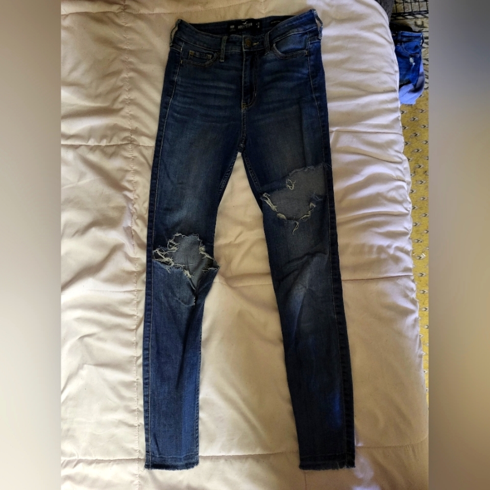 Hollister Distressed Dark Wash High Rise Skinny Jeans